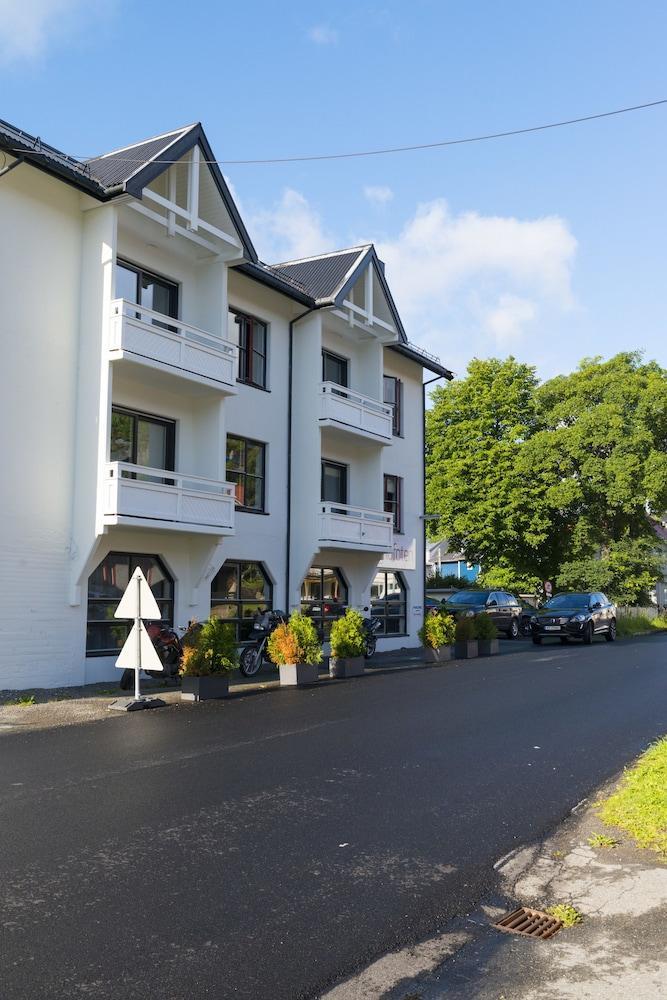 Nordis Hotel Lofoten Сволвер Екстериор снимка